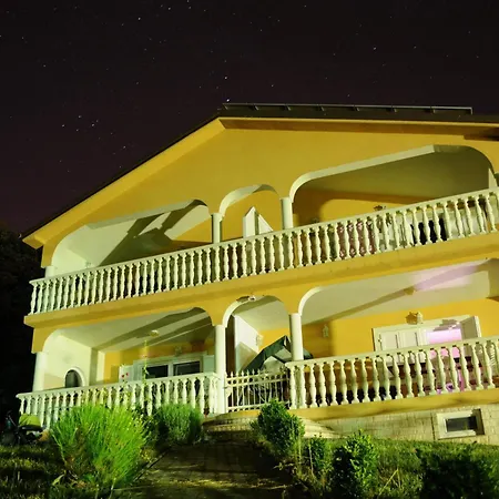 Viktorija * Omišalj