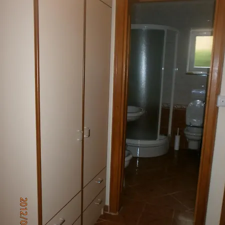 Viktorija Apartman Omisalj